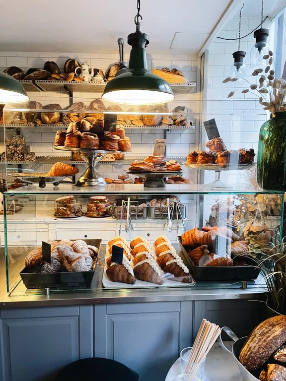 sweet delights bakery